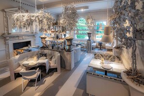 Dining - The Elms (Worcester)