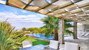 Outdoor dining - Cretan Mansion (Apokoronas)