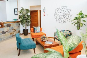 Lobby - Cucuve Suites (Puerto Ayora)