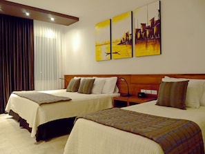 Room - Cucuve Suites (Puerto Ayora)