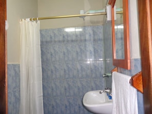 Bathroom - Miconia Hostal (Puerto Ayora)
