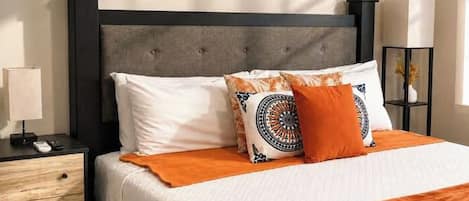Family House, Lanai, Garden View | Premium bedding, minibar, desk, laptop workspace