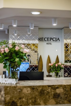 Lobby - Dwor Prawdzica Resort and Conference (Gdańsk)