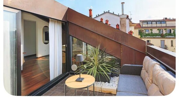 Unclassified image, 1 of 19, button - Vrbo Property (Milano)