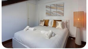 Unclassified image, 3 of 19, button - Vrbo Property (Milano)