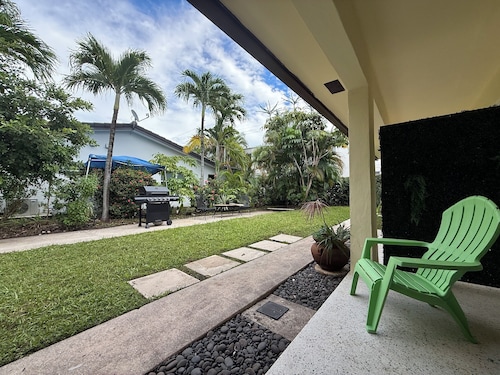 Pompano Vibes Beach Apartments