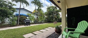 Pompano Vibes Beach Apartments