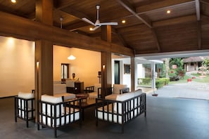 Lobby - Cardamom County (Peermade)