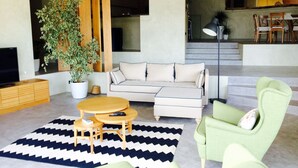 Living area - Mama La Roosa (Malevizi)