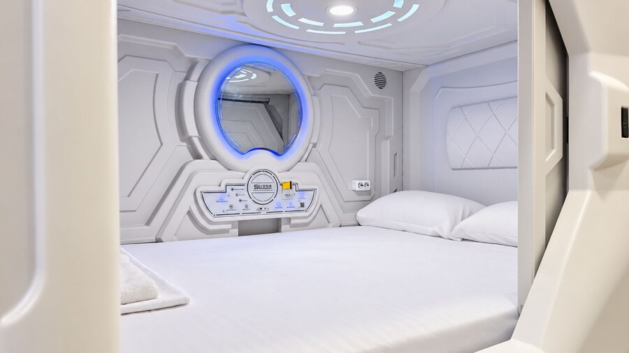MIN HOSTEL CAPSULES
