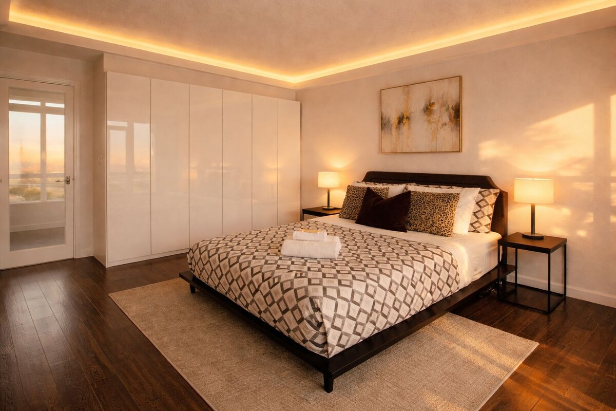 Condo Deluxe, nhiều giường, được phép mang theo vật nuôi, quang cảnh thành phố | Bàn ủi/dụng cụ ủi quần áo, truy cập Internet không dây miễn phí 