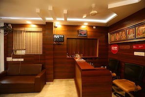 Unclassified image, 3 of 41, button - OYO Rooms Vadapalani AVM Studio (Chennai)