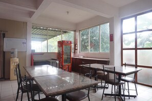 Dining - OYO Apartments Hinjewadi (Paud)