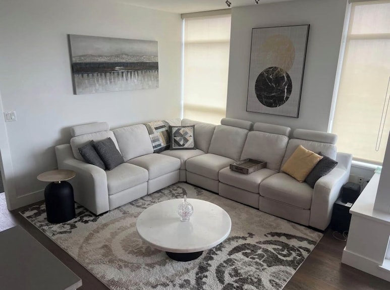 White Rock Ocean View 2 Bedroom Furnished Condo / November To April - White Rock
