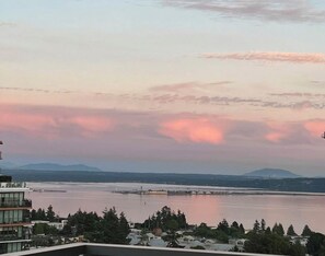 Balcony - White Rock Ocean View 2 Bedroom Furnished Condo / November to April (White Rock)