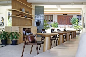 Dining - Coral View Maehaad Serviced Apartment (Koh Tao)
