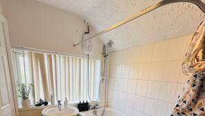 Unclassified image, 3 of 20, button - Serene 4-bedroom house in Birmingham perfect for family getaways (Birmingham)