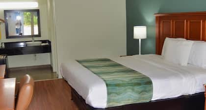 Days Inn by Wyndham Hardeeville Near Hilton Head