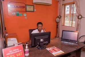 Lobby - Cotton Suites (Lagos)