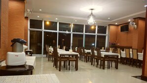 Dining - V Hotel (Vientiane)