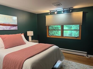 3 chambres, fer et planche à repasser, Wi-Fi, draps fournis