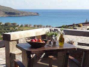 Outdoor dining - Terra Minoika Villas (Sitia)