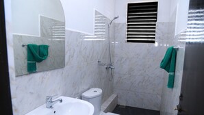Bathroom - Hillstreet Villa (Mount Lavinia)