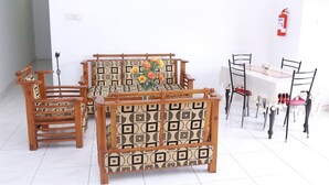 Dining - Hillstreet Villa (Mount Lavinia)