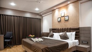 Room - OYO Premium Paltan Bazar (Guwahati)