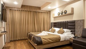 Room - OYO Premium Paltan Bazar (Guwahati)