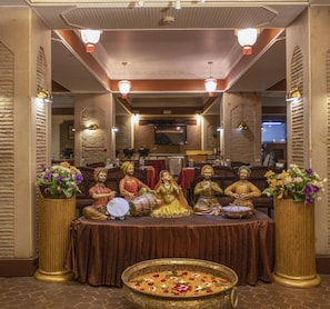 Dining - OYO Premium Paltan Bazar (Guwahati)