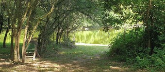 A charming cottage on the banks of the Semoy. Dogs are welcome!