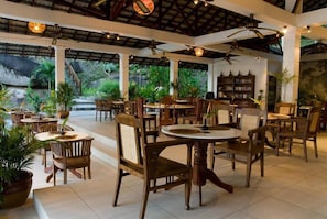 Dining - Minang Cove Resort & Spa (Tioman Island)