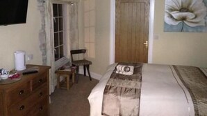 Unclassified image, 2 of 16, button - The Mildmay Arms (Yeovil)