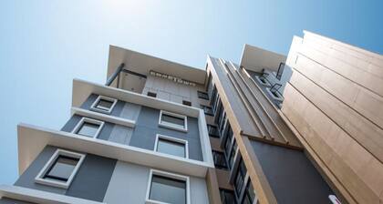 Capetown Sriracha Condo