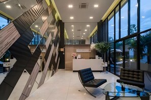 Unclassified image, 4 of 45, button - Capetown Sriracha Condo (Si Racha)