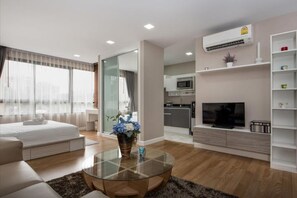Unclassified image, 2 of 45, button - Capetown Sriracha Condo (Si Racha)