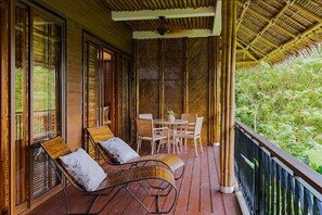 Outdoor dining - Damires Hills Tierra Verde (Janiuay)