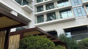 Exterior - Luxury 1-bedroom apartment in Marassi Elegant & comfortable stay (Muharraq)