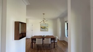 Unclassified image, 4 of 19, button - Newly Built North Fork Retreat — Near Vineyards/Beach & Quiet Dead-End Street (Mattituck)