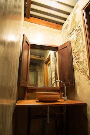 Bathroom - Baan Chompoo Homestay (Amphawa)