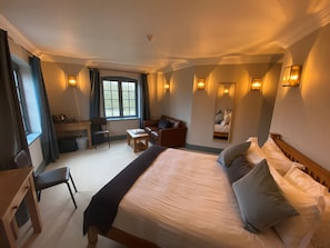 Room - The Wharf House (Gloucester)