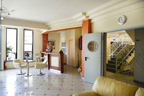 Lobby - Loukas Hotel and Apartments (Preveza)