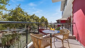 Outdoor dining - Oasis Apartments (Parga)