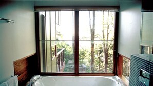 Bathroom - Montville Oceanview Cottages (Sunshine Coast)