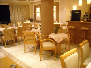 Dining - Iris (Nea Propontida)