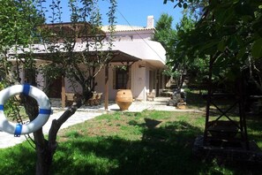 Unclassified image, 2 of 30, button - Zeus House (Lasithi Plateau)