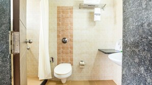 Bathroom - Treebo Pappilon Palace Mangalore (Mangaluru)