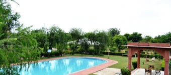 Umaid Lake Palace
