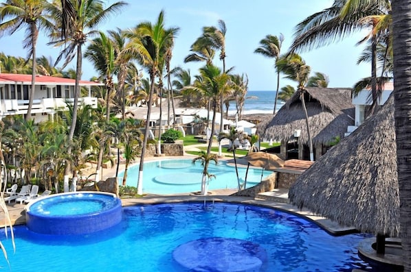 Pool - Canadian Resorts Acapulco (Acapulco)